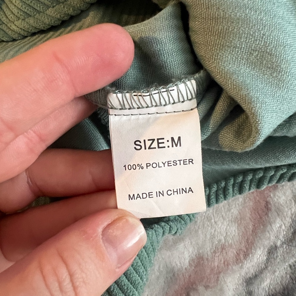 🍀Mint Green Corduroy-Style‎ Women’s Medium Oversized Shacket - Picture 3 of 5